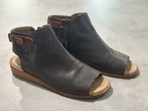 Gee Wawa Sandals 8 Brown/Taupe Leather Zip Up Shoes Anthropologie Womens